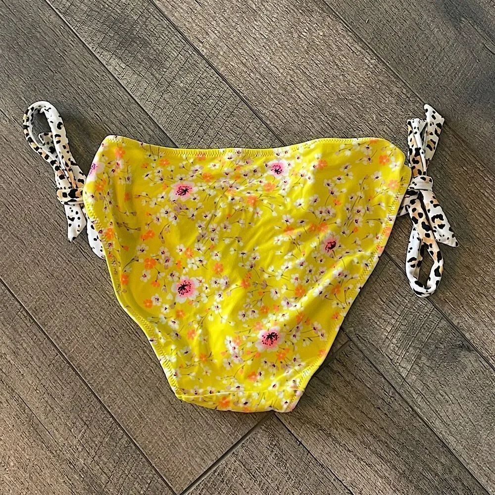 Victoria Secret Tie Bikini Bottom. Size Medium - Picture 2 of 3